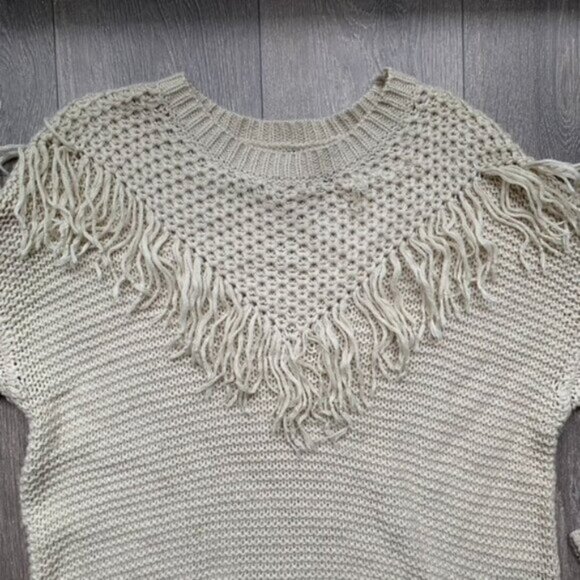 Forever 21 Women’s Chunky Knit Sweater Pullover beige Fringe detail Size Medium - Picture 9 of 16